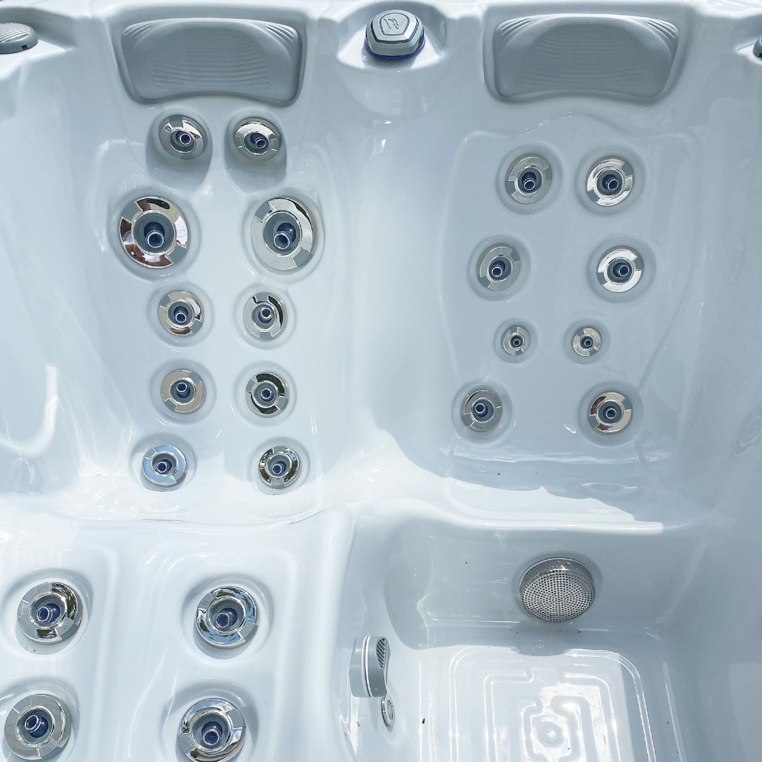 Wellis_Manhattan_hot_tub_detail2